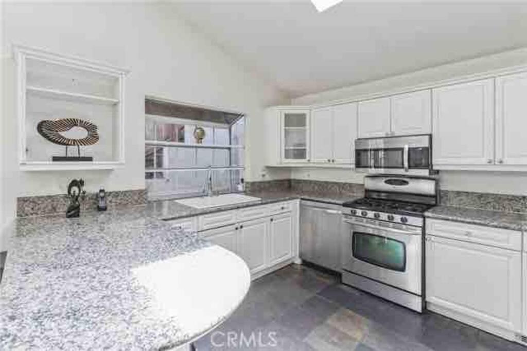 Stunning Mediterranean Mansion In Laurel Canyon Лос Анджелис Екстериор снимка